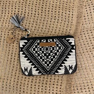 Pura Vida Clutch